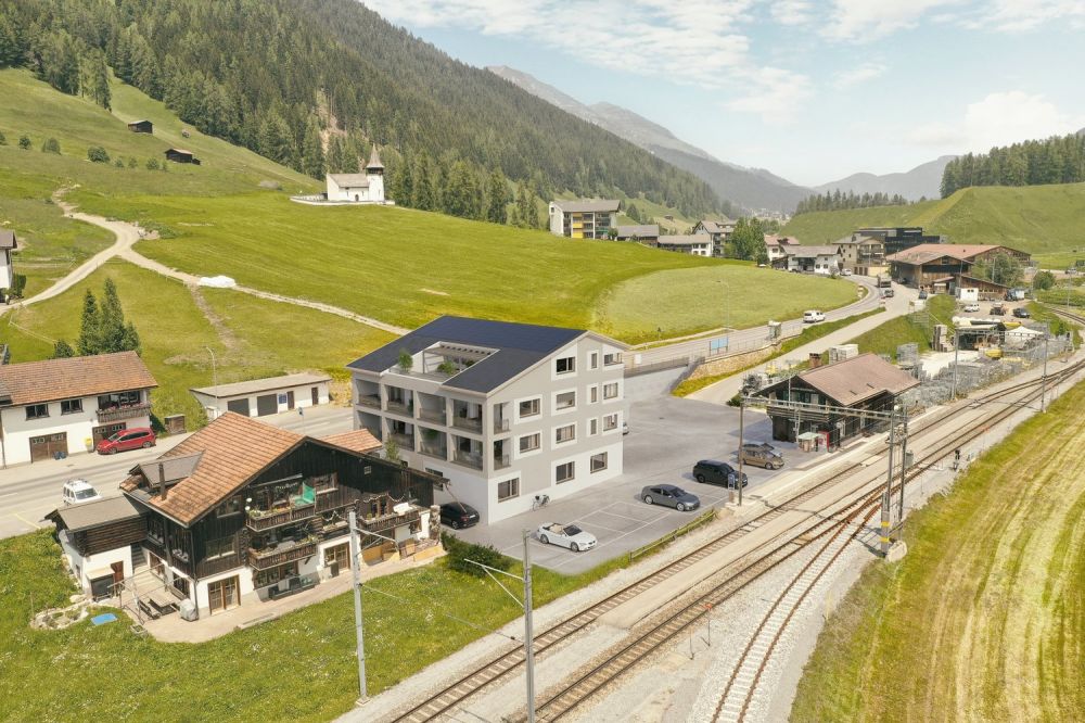 Exklusiver Zweitwohnsitz in Davos-Frauenkirch! 4.5-Zimmer-Dachwohnung -  Bild 1