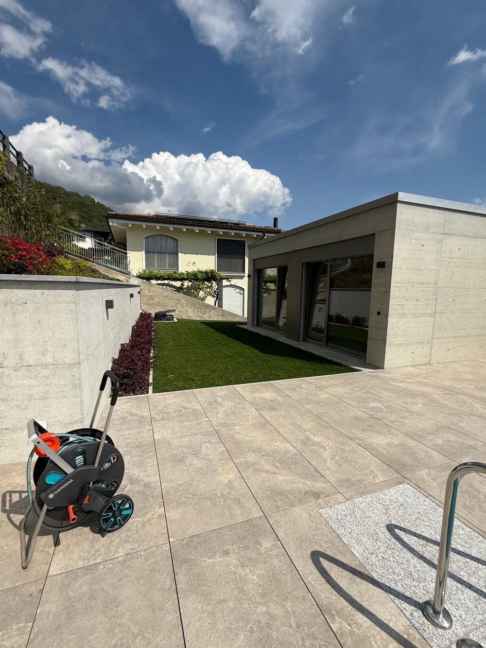 Attico di lusso con vista panoramica a Brione sopra Minusio -  Bild 3