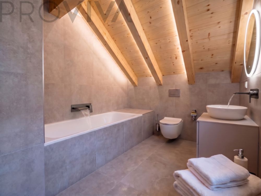 Alpen-Chalet mit Minergie-Standard zum Top-Preis - Badezimmer  / Salle de bains  / Bathroom  / Bagno