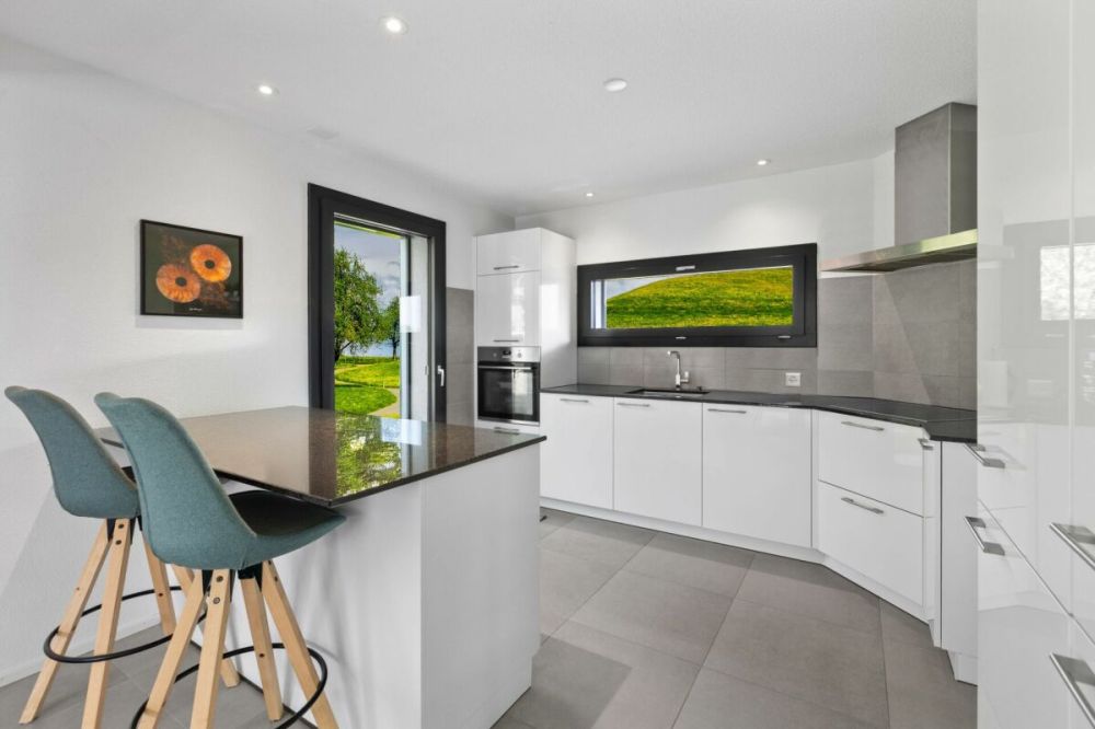 Villa jumelée de 5.5 pièces à la Tour-de-Trême - Cuisine