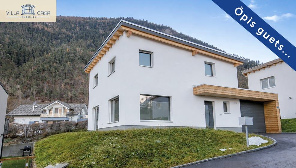 Wo Familienglück beginnt: Kinderfreundliches Einfamilienhaus mit hochw - 25028_Hausfront_1