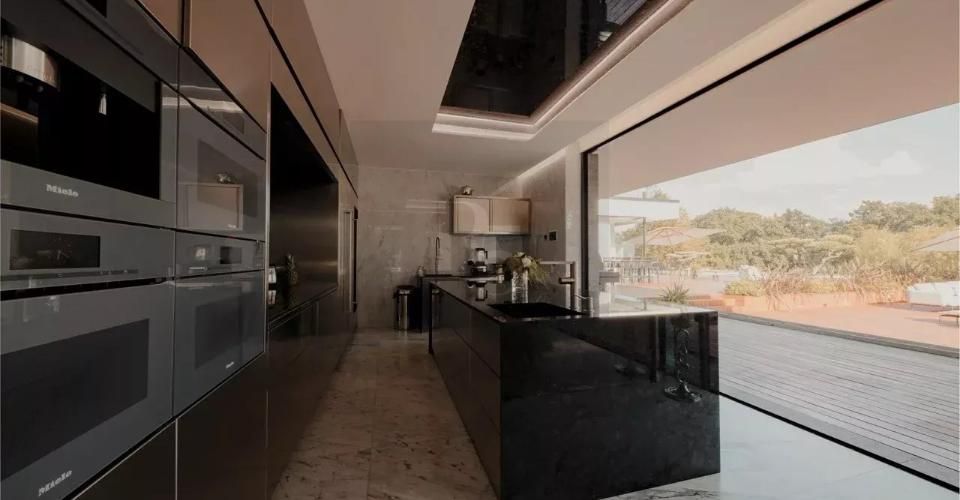 Grande Villa ? Retraite contemporaine ultra-privée aux portes de Genèv - Villa 20 pièces - image - 7