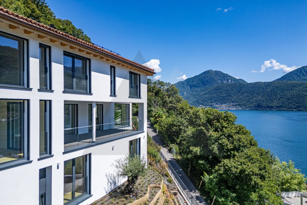 VILLA DI PRESTIGIO CON SPLENDIDA VISTA LAGO -  Bild 1