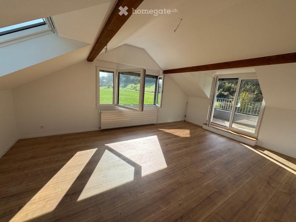Helle 3.5-Zimmer-Dachwohnung im Fricktal mit Balkon und 2 Parkplätzen -  Bild 1