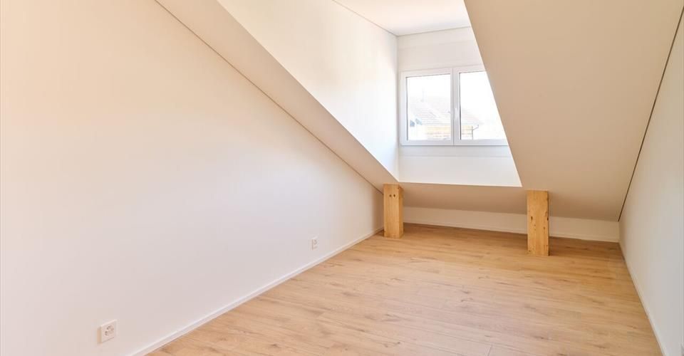 Luxueux 3.5 mansardé avec grande baie vitrée sur balcon - Appartement 3.5 pièces - image - 4