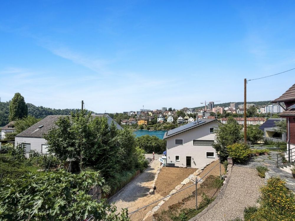 Grosszügige Traumwohnung in Flurlingen: Stadt trifft Natur - Panorama, Rheinsicht und lange Abendsonne im eigenen Zuhause