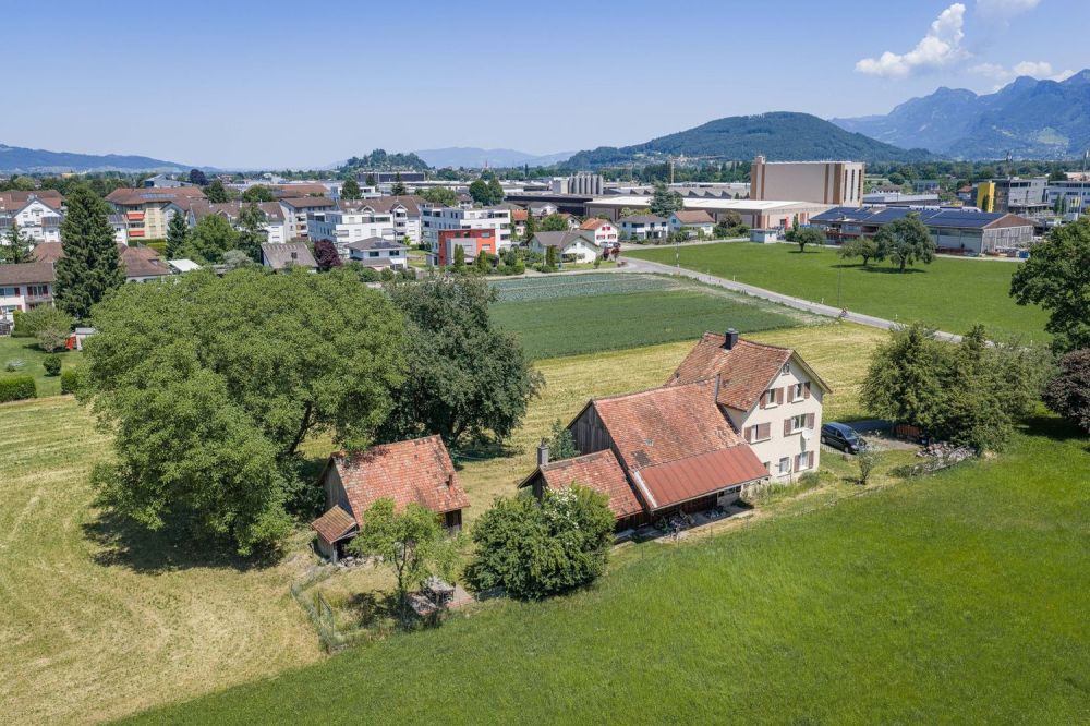 Einfamilienhaus mit Ökonomiegebäuden -  Bild 6