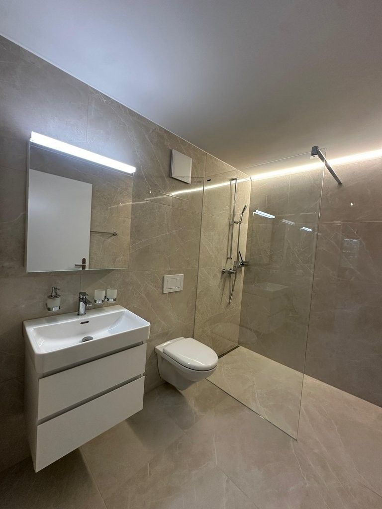 Erstbezug 3.5 Zimmerwohnung in Wetzikon - Gäste-WC mit Dusche