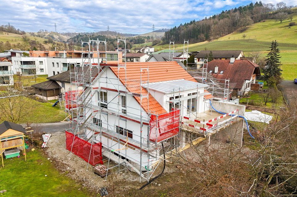 Neubau: 5.5 Zimmer-Haus  nachhaltig wohnen im Grünen - Bild 1