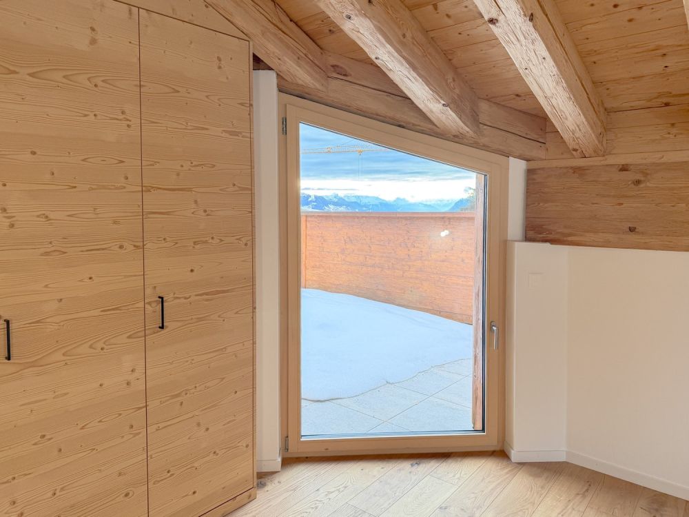 Superbe attique 4.5 pièces en résidence secondaire - Bild 13