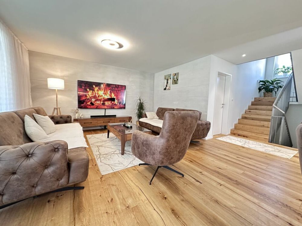 5.5 Zimmer Reihenhaus - Bild 1