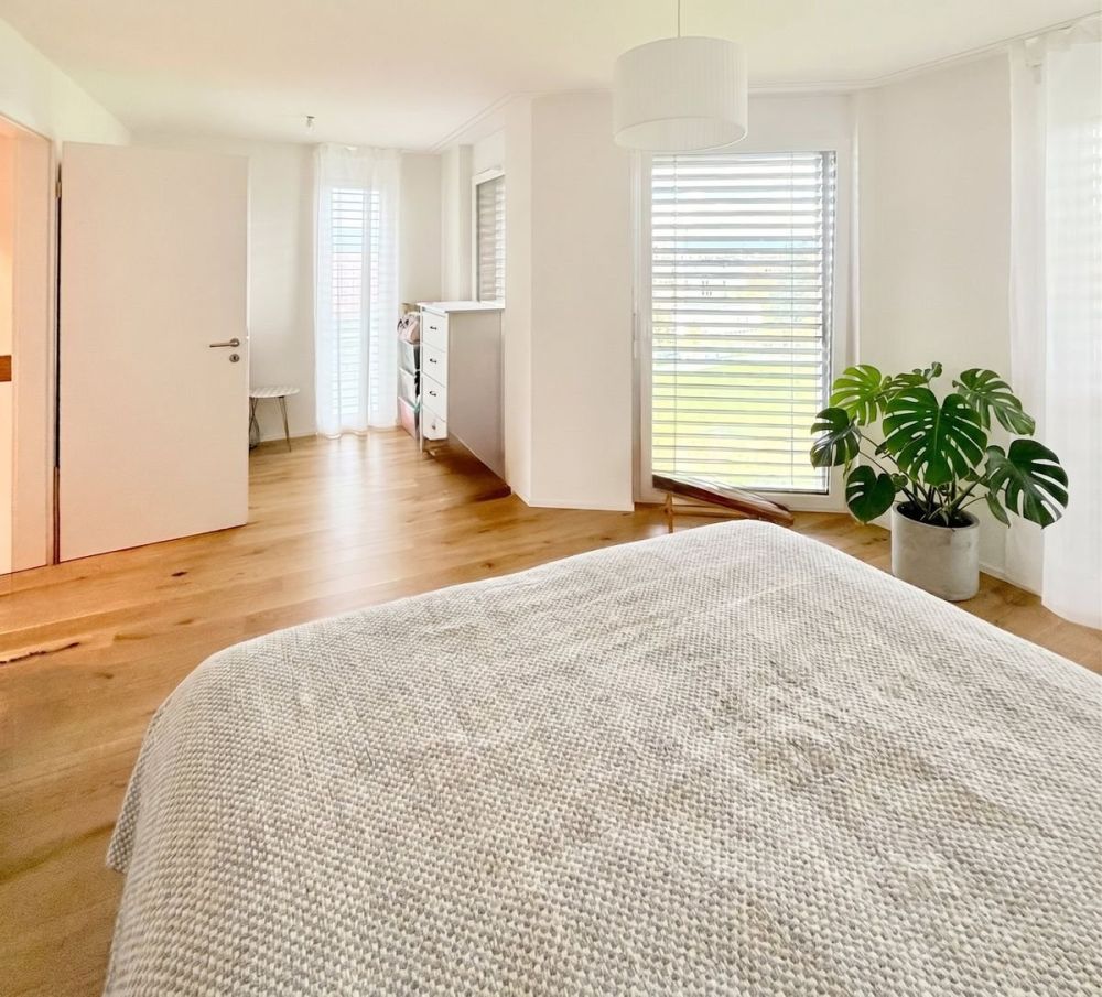 Attique neuf 4.5 pièces - Label Minergie Eco, terrasse et luminosité exceptionnelle - Vue de la chambre parentale
