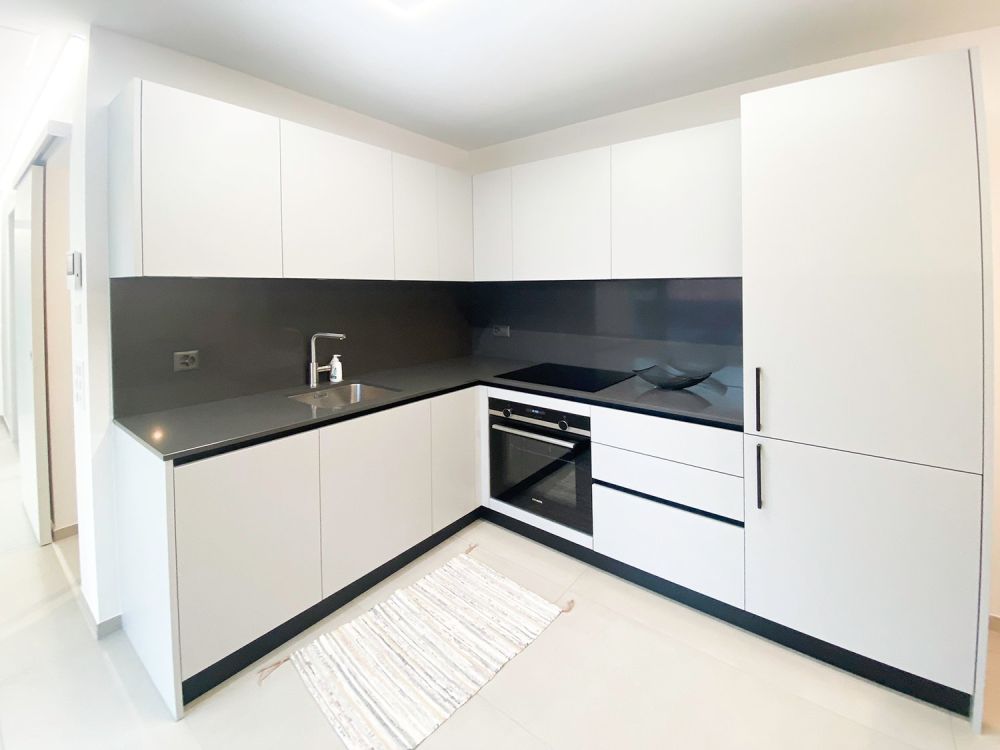 Modernes Einzimmerapartment mit Balkon in strategischer Lage in Locarno -  Bild 1