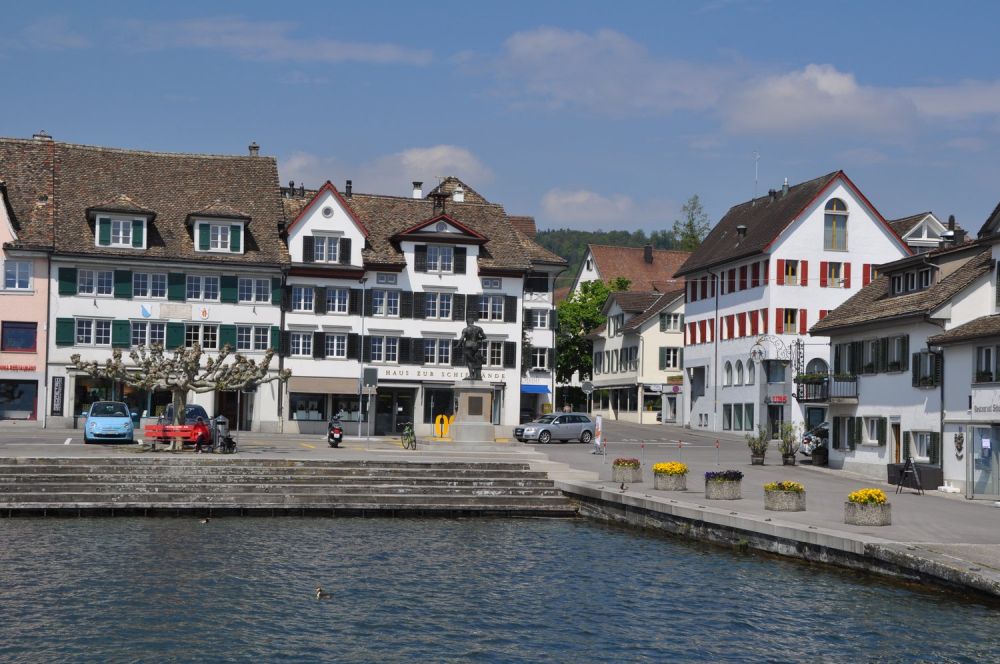 Grosszügige 5.5-Zimmer Gartenwohnung, 176m2 WF, an naturnaher Lage mit teilweiser Seesicht -  Bild 12