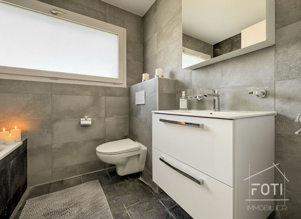 LOCATION-VERKAUF: Einzelvilla NEU mit 4,5 Zimmern und schönem Blick auf die Ebene. - Salle de Bain