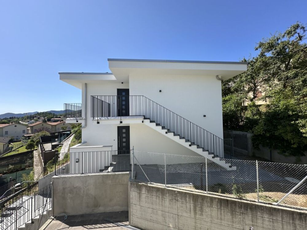 Neue und moderne 3.5-Zimmer-Wohnung mit eigenem Garten und Terrasse in Mendrisio Arzo -  Bild 11