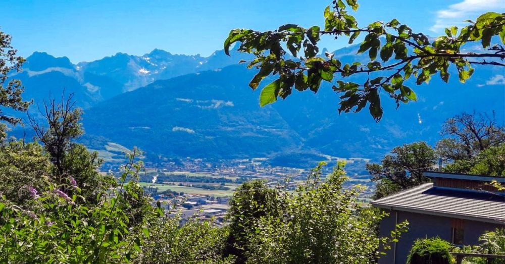 Appartement mit 4,5 Zimmern im Dachgeschoss mit Untergeschoss und Doppelgarage. - Vue Montagne