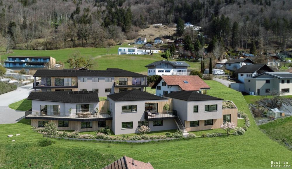 Verkauf von 3 aneinandergrenzenden Villen ? Zwischen See und Bergen, ein außergewöhnliches Wohnambiente -  Bild 1