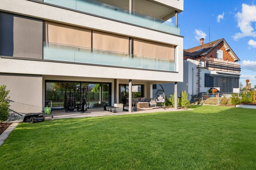 Neuwertige 4.5-Zimmer-Gartenwohnung im Steuerparadies Horn -  Bild 1