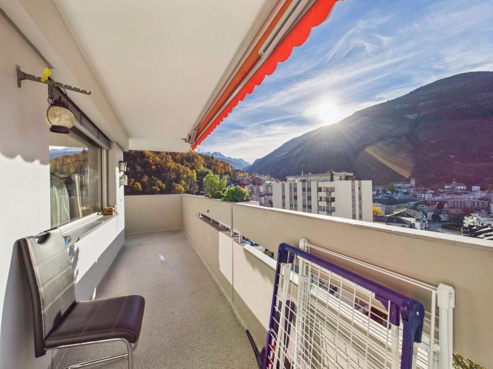 Sonnige zentrale Wohnung mit Panoramablick über Visp - Bild 13