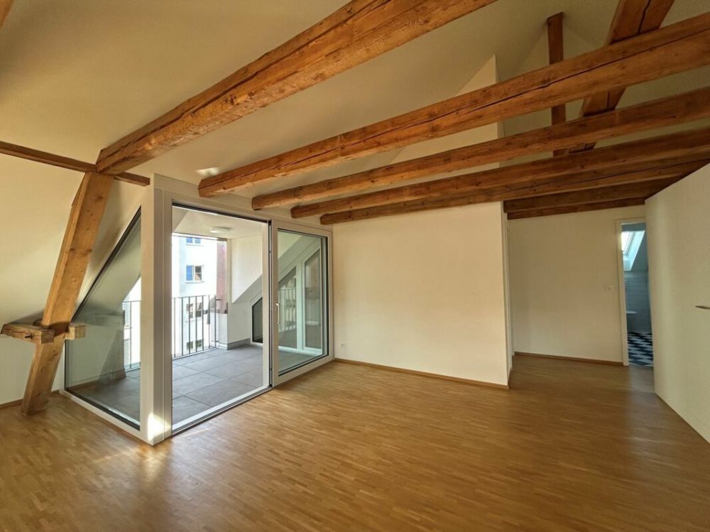 Moderne Dachwohnung mit Loggia an zentraler Lage -  Bild 3