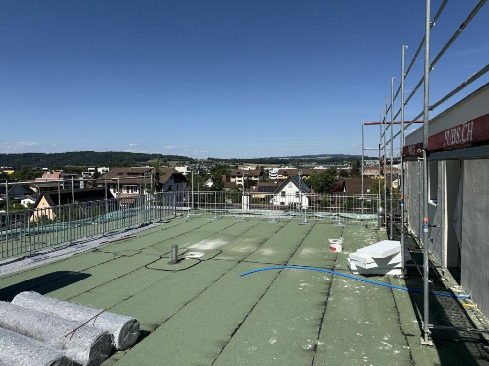 GROSSZÜGIGE 4 1/2-ZIMMER ATTIKAWOHNUNG AN ZENTRUMSLAGE -  Bild 3