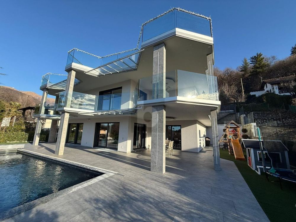 MODERNA ED ELEGANTE CON PISCINA E VISTA -  Bild 1