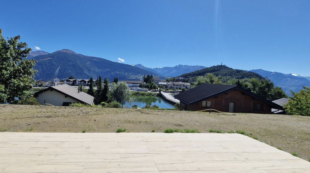 Villa neuve d'exception à Lens - Vue imprenable sur le lac du Louché - Bild 1