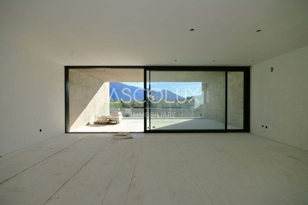 3.5-Zimmer-Wohnung mit grosser überdachter Terrasse und 2 Parkplätzen inklusive -  Bild 1