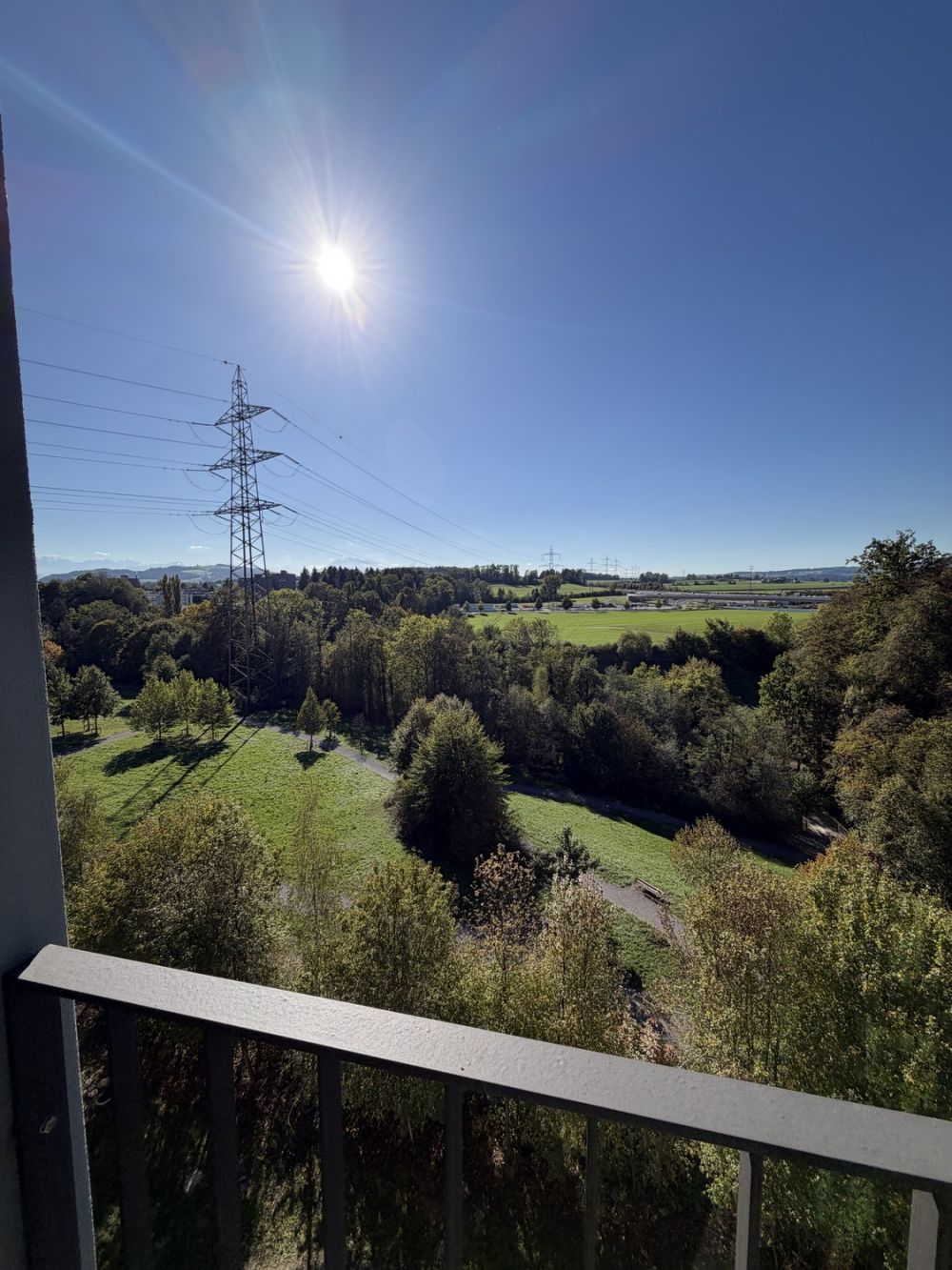 Freier Blick zur Lorze Stilvoll wohnen in der 6. Etage -  Bild 13