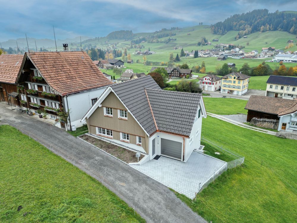 Moderner Neubau inmitten der Appenzeller Hügellandschaft - Südost-Ansicht