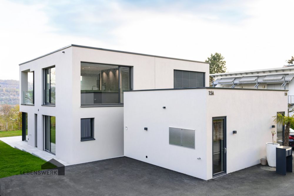 Zuhause am Untersee - für Menschen, die einfach wohnen wollen. Nahe St - Modernes Design  Licht in seiner schönsten Form. Grosszügige Fensterflächen holen die Natur ins Haus und schaffen ein einzigartiges Wohngefühl