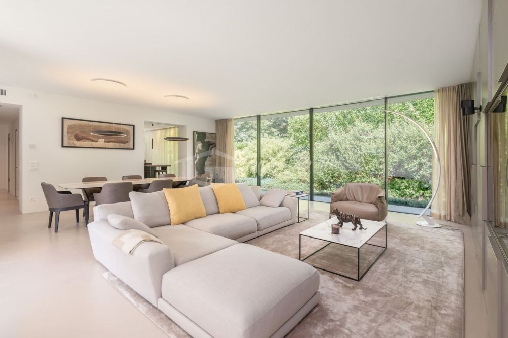 ELEGANTE MODERNE VILLA IM GRÜNEN -  Bild 8