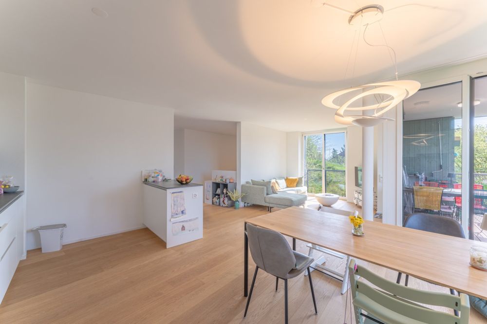 Exklusive 4½ Zimmer-Minergie-Maisonette-Wohnung an familienfreundlicher Lage mit gemütlichem Garten -  Bild 6