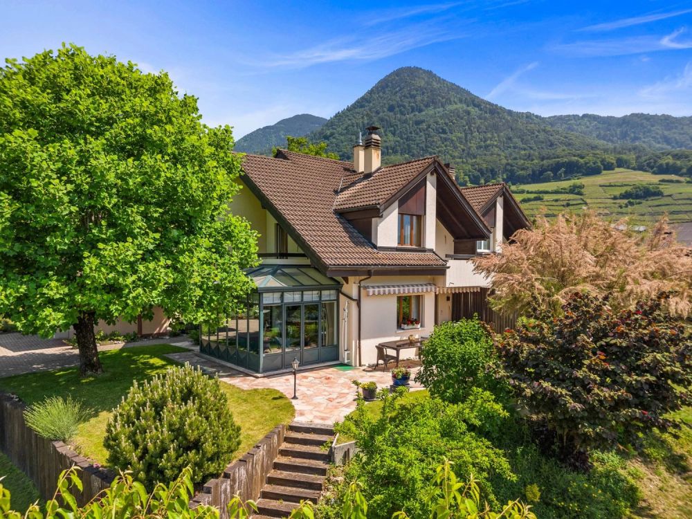Prächtige Semi-Detaché-Villa mit großem landschaftlich gestaltetem Garten. Liebe auf den ersten Blick! -  Bild 3