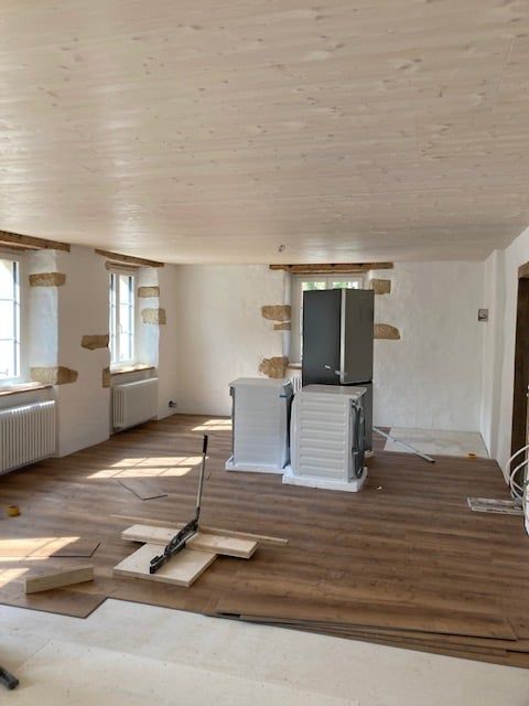 Alt verbunden mit neu: moderne 3.5-Zimmer-Neubau-Wohnung in ruhiger Lage von Büsserach -  Bild 3
