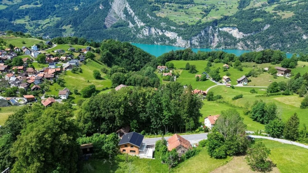 Eleganz trifft Lebensqualität: Exklusives Wohnen in Filzbach -  Bild 2