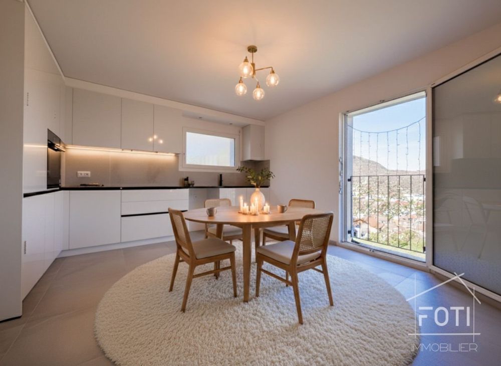 LOCATION-VERKAUF: Einzelvilla NEU mit 4,5 Zimmern und schönem Blick auf die Ebene. - Cuisine