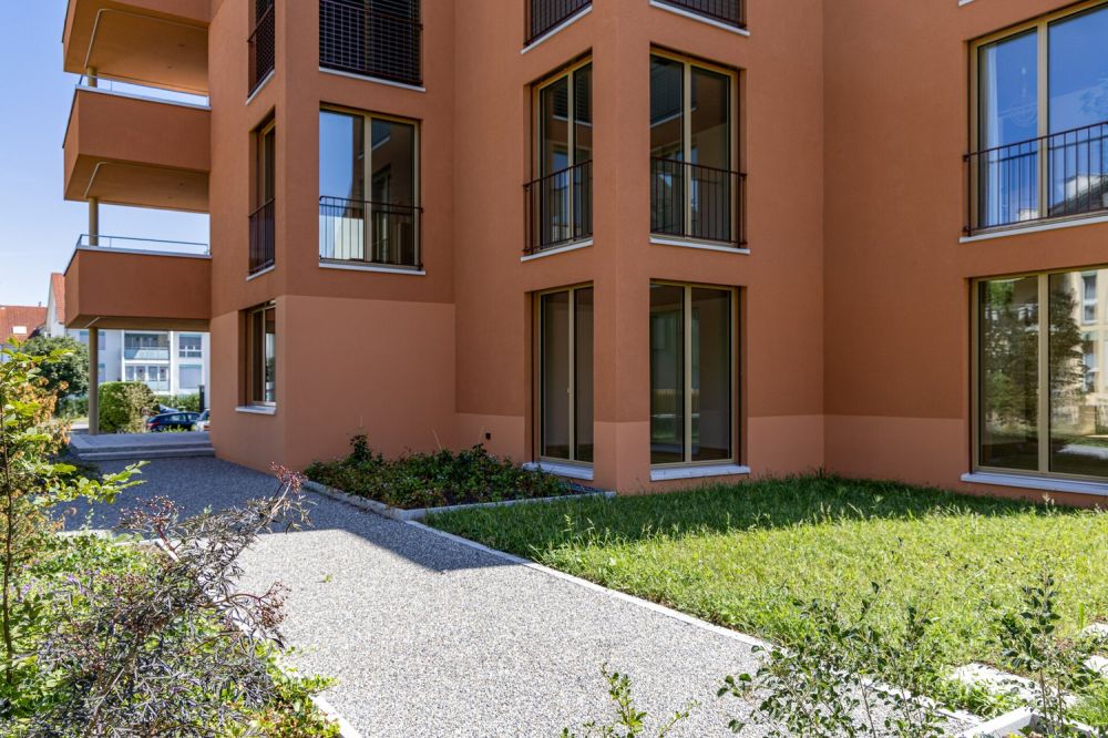 170 m² Gartenwohnung mit separatem Homeoffice / Atelierraum - Gartenanlage