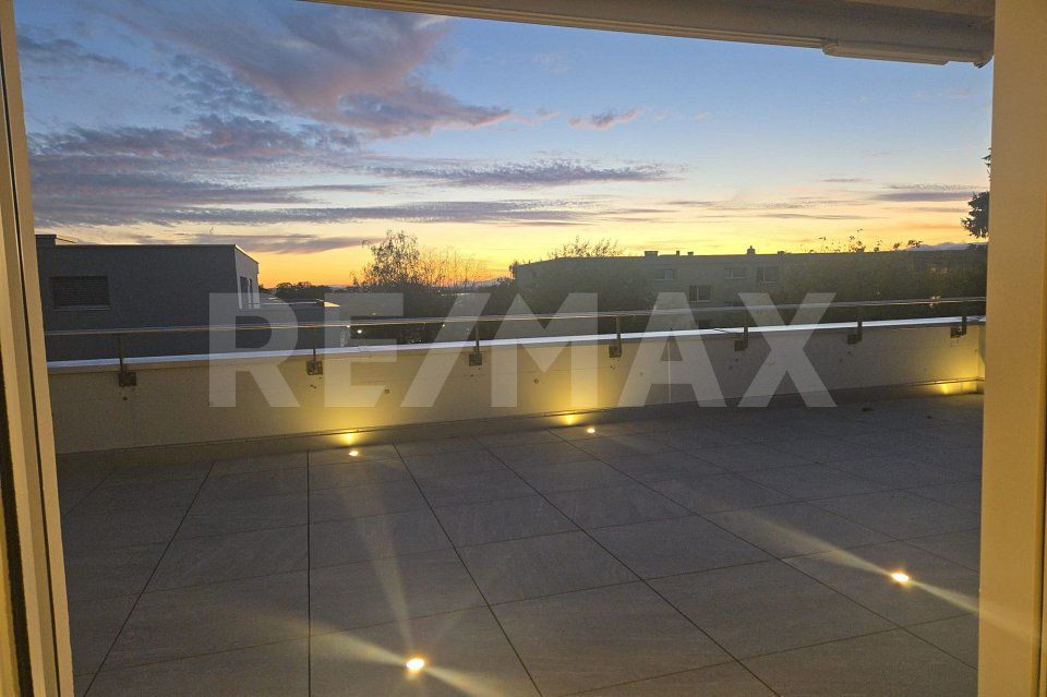 Magnifique attique meublé de 2,5 pièces avec terrasse de 65 m² à Avenches -  Bild 6