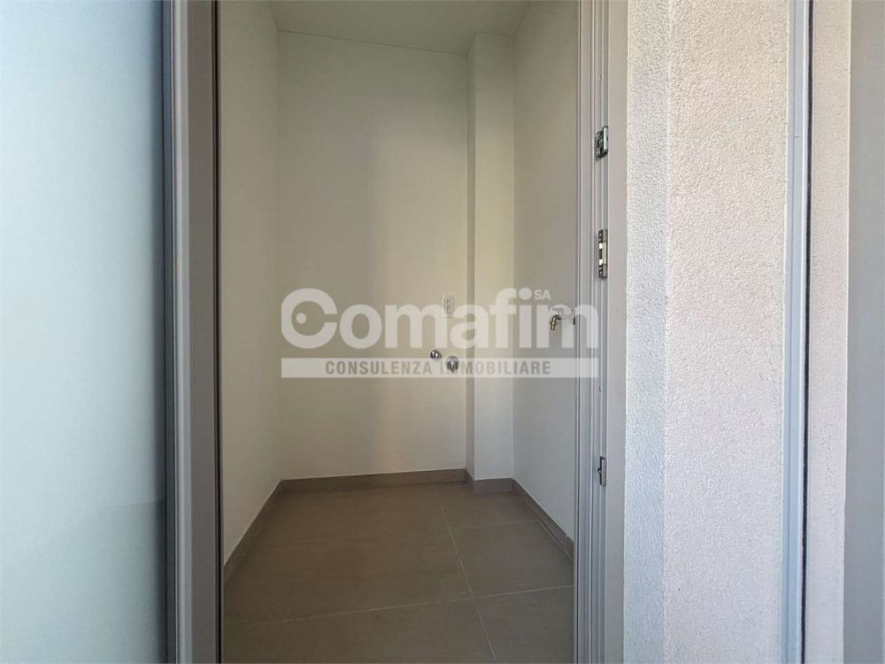 Chiasso : 2.5 locali al PT - Moderno con terrazzo - Bild 11