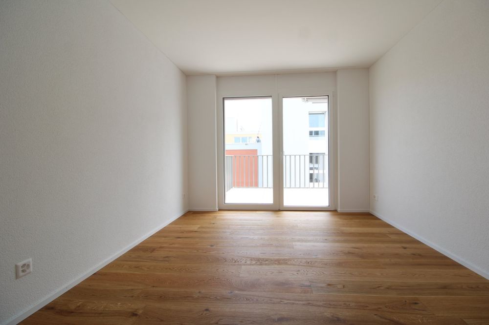 Moderne 4.5-Zimmerwohnung mit zwei Bädern und gemütlichem Sitzplatz -  Bild 4