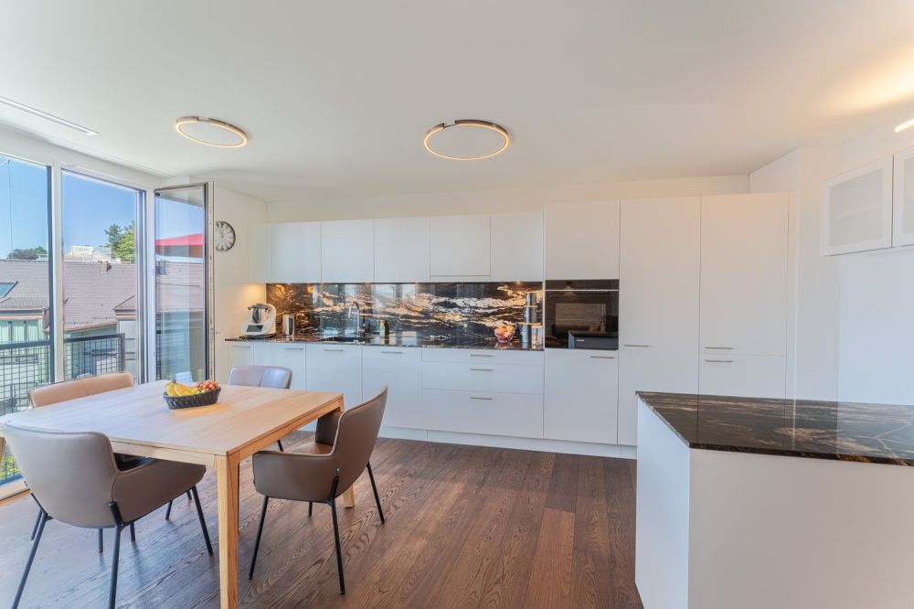 Familienfreundliche 5½ Zimmer-Minergie-Maisonette mit 2 Garagenplätzen im exklusiven Ausbaustandard -  Bild 3