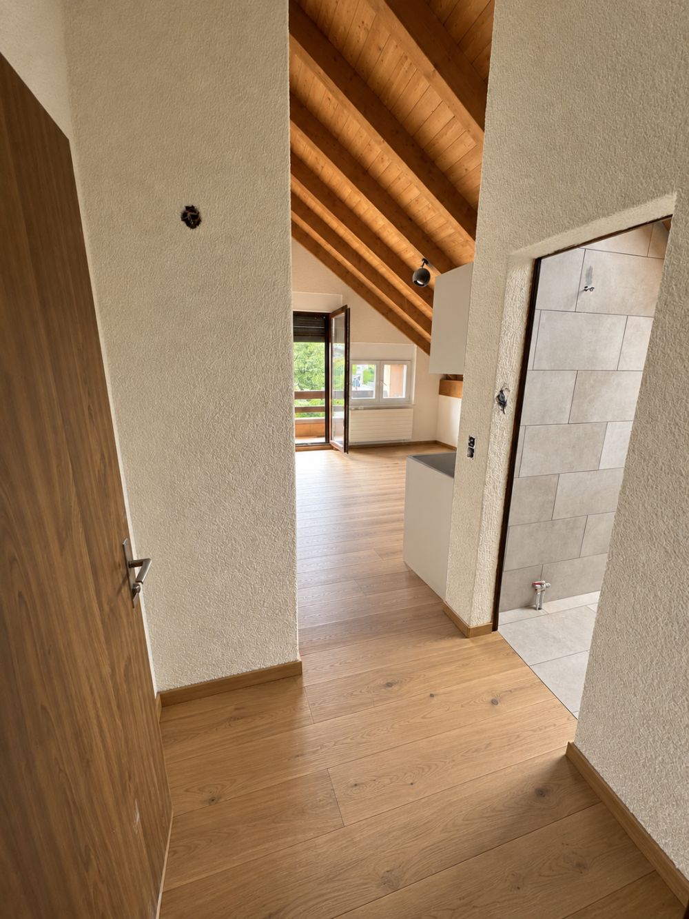 1-Zimmer-Dachwohnung mit Balkon – Erstbezug nach Totalsanierung -  Bild 1