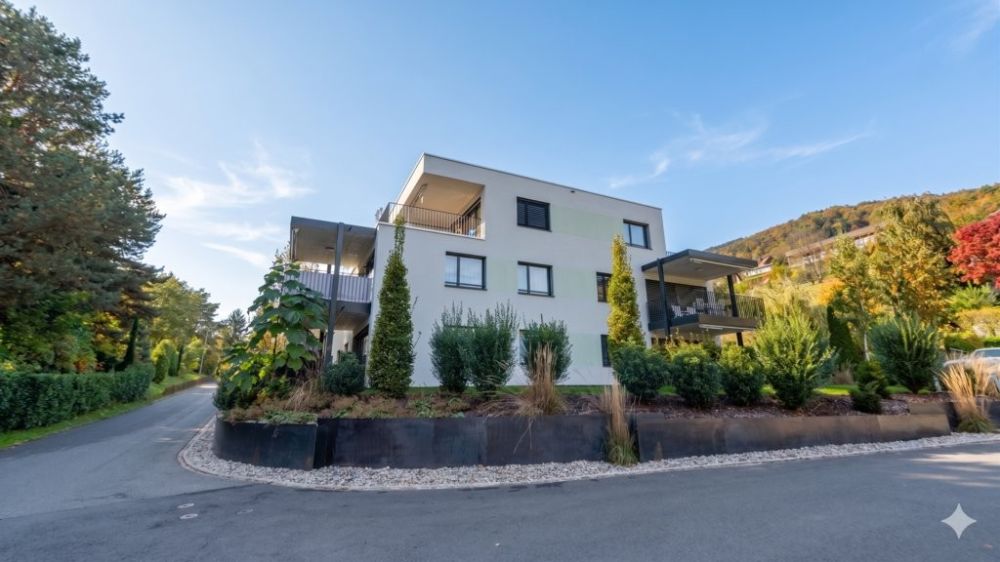 GEMÜTLICHE UND GROSSZÜGIGE 3.5 ZIMMER-WOHNUNG IN REBSTEIN -  Bild 1