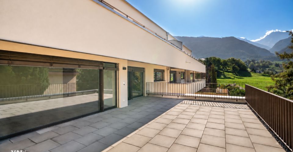 4.5-Zimmer-Wohnung mit grossem Wohnbereich und eigenem Gartenanteil - A 2.1 - Appartement 4.5 pièces - image - 10