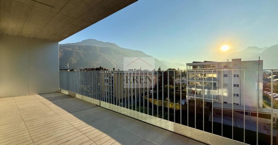 Attique panoramique 4,5 pièces entièrement vitrés avec balcon-terrasse en angle de 72m2 - Attique 4.5 pièces - image - 7