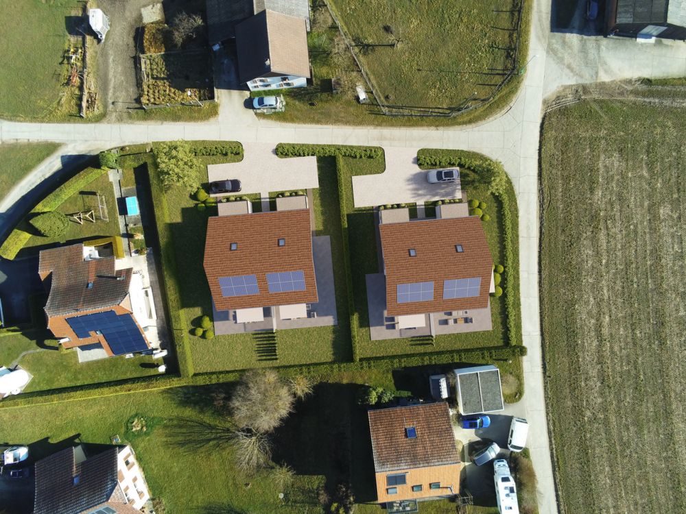 Villa neuve sur plan dans un espace verdoyant -  Bild 12