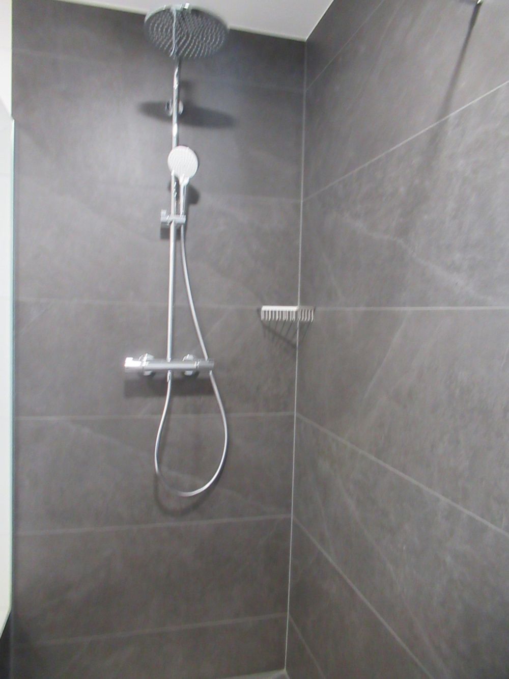 Grosszügige, moderne 3.5 Zimmerwohnung im ländlichen Büsserach, nahe Basel. - Bild 12