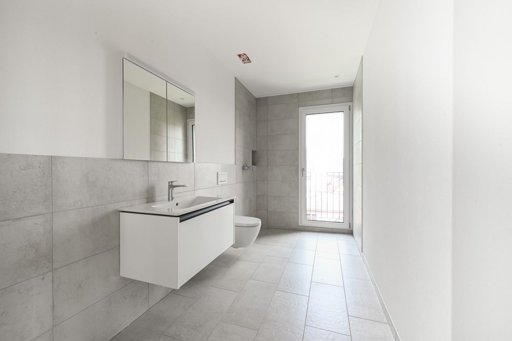 Helles und modernes Wohngefühl an Toplage - Badezimmer